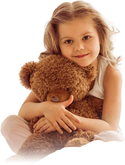 Fille qui tient une peluche Fille qui tient une peluche